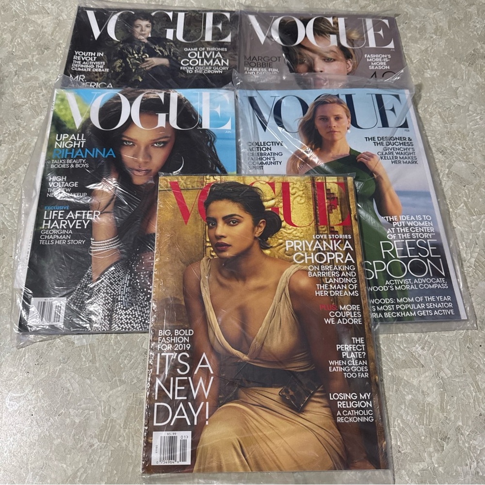 NEW! Vogue 2018 + 2019 Magazine Lot 5 Chopra, Witherspoon, Rihanna Margot Colman